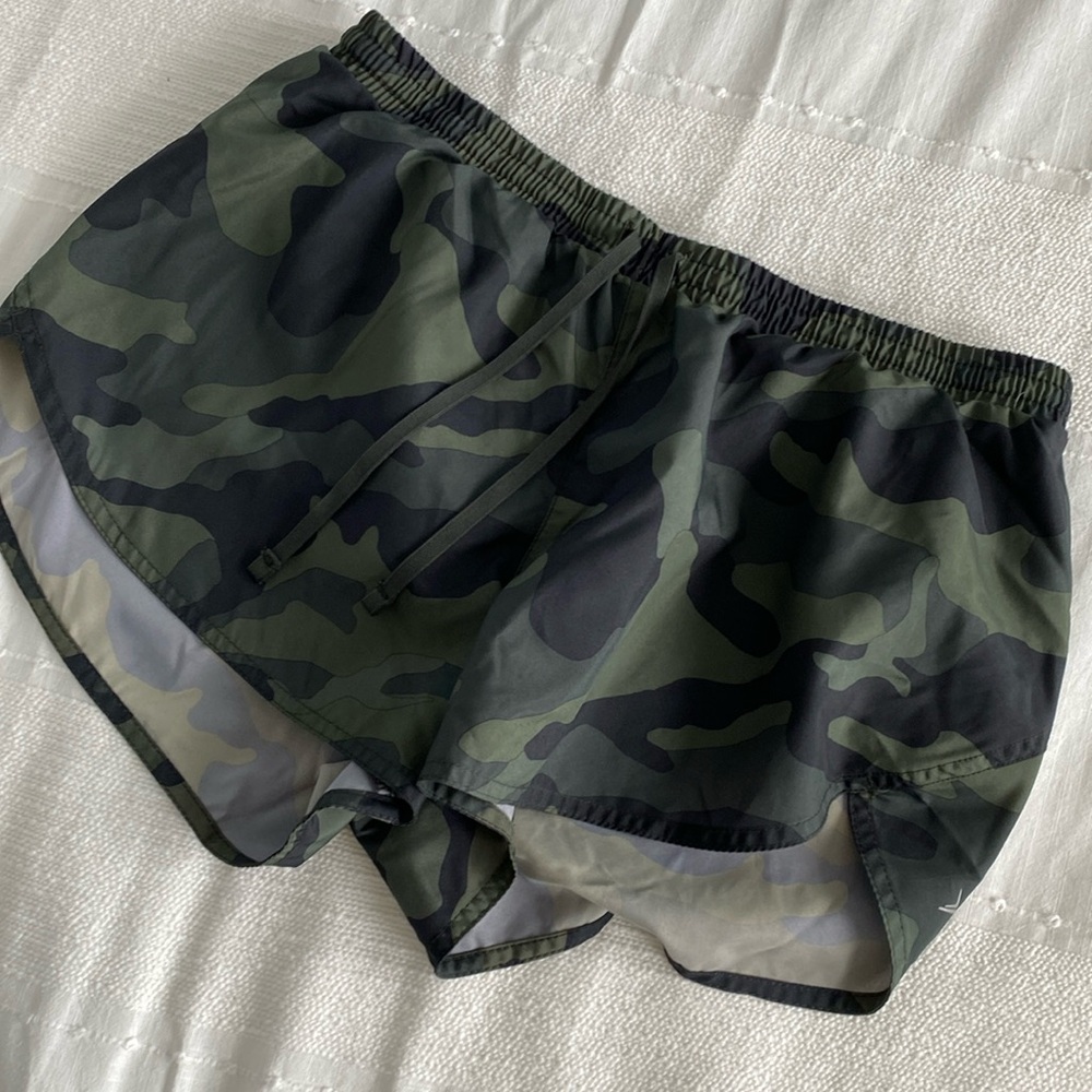 Old Navy active camouflage shorts
